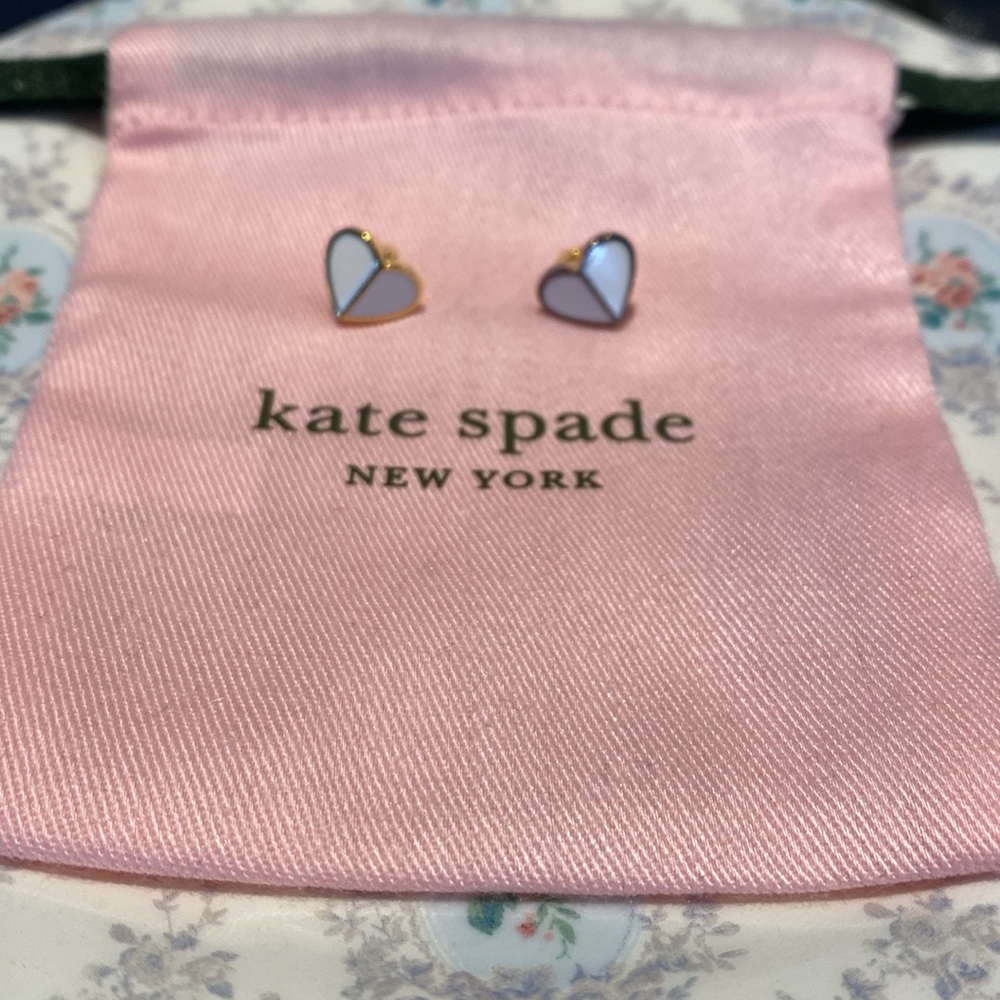 Kate Spade New York Heritage Spade Small Heart